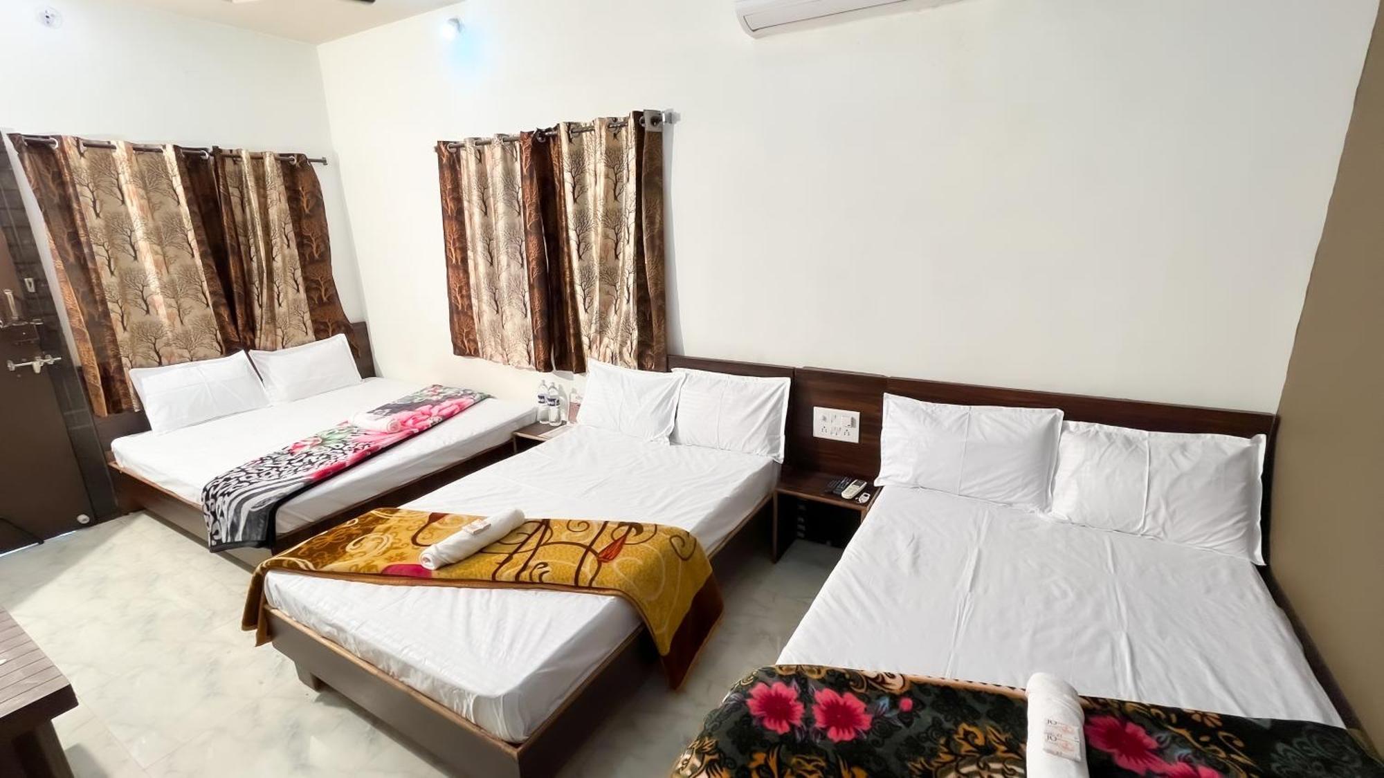 Hotel Rudraksh Ujjain Eksteriør bilde