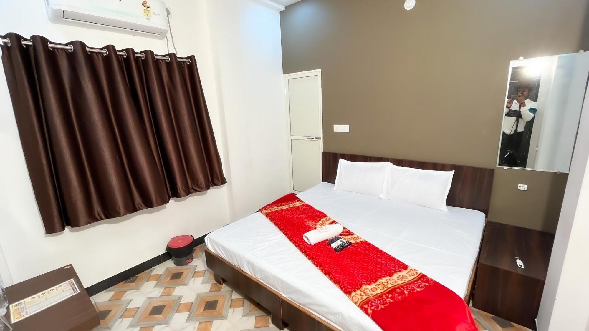 Hotel Rudraksh Ujjain Eksteriør bilde